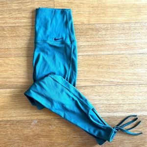 Nike yoga  legging in olive w/ ties at ankle, never worn
